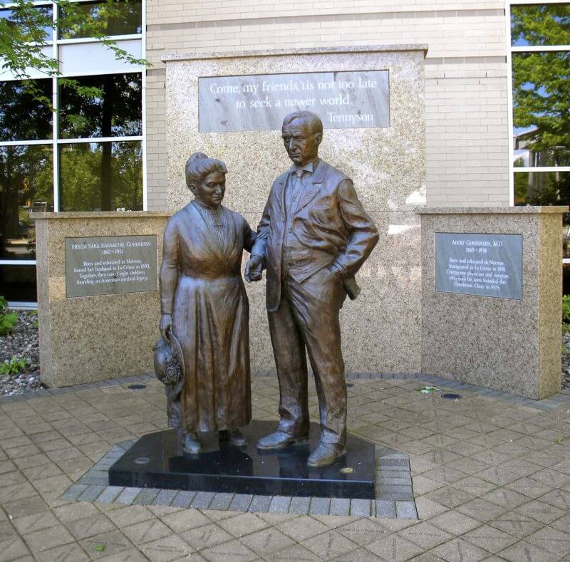 Adolf and Helga Gundersen - Sculpture