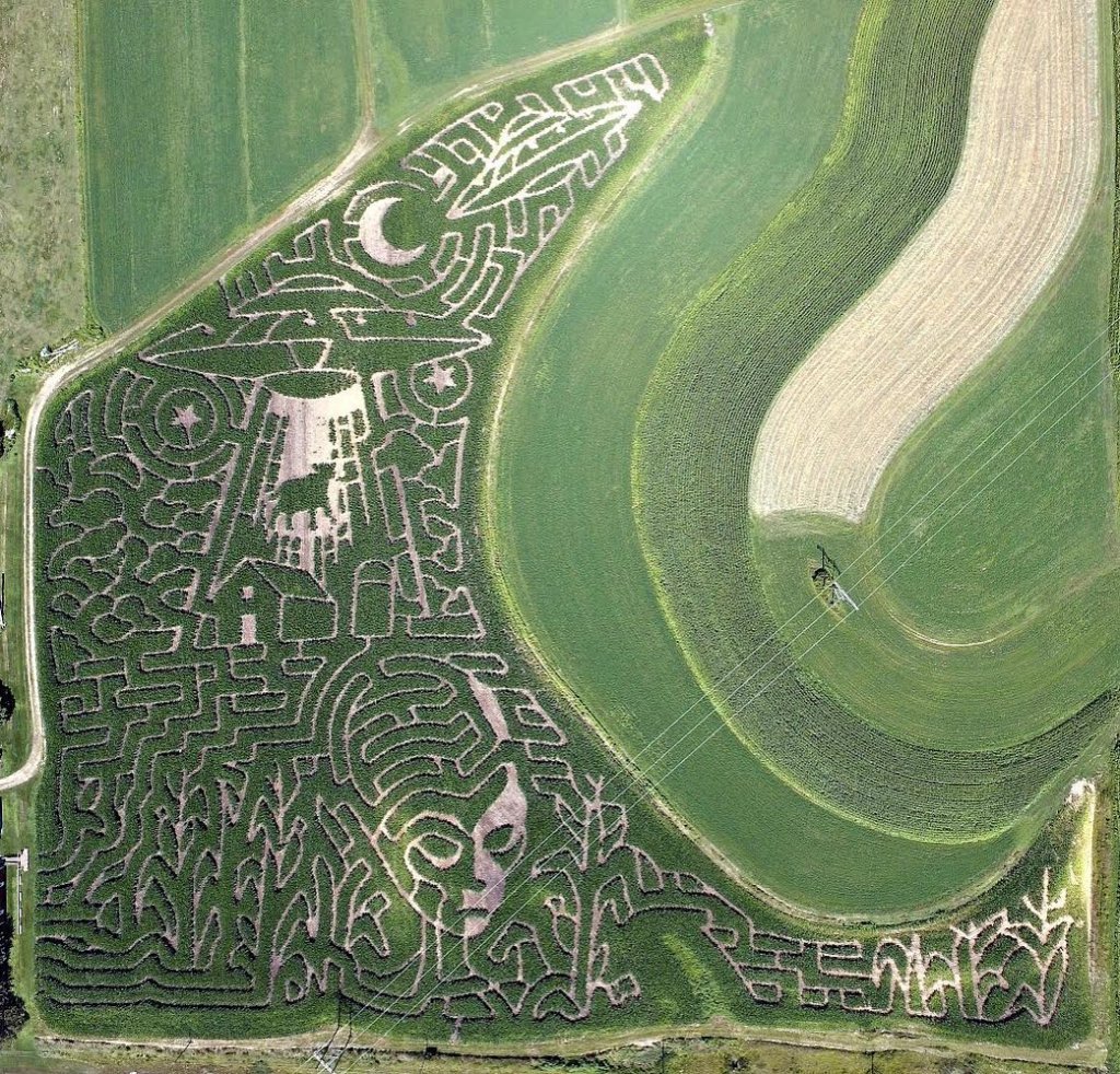 hidden-trails-corn-maze-alien-2022