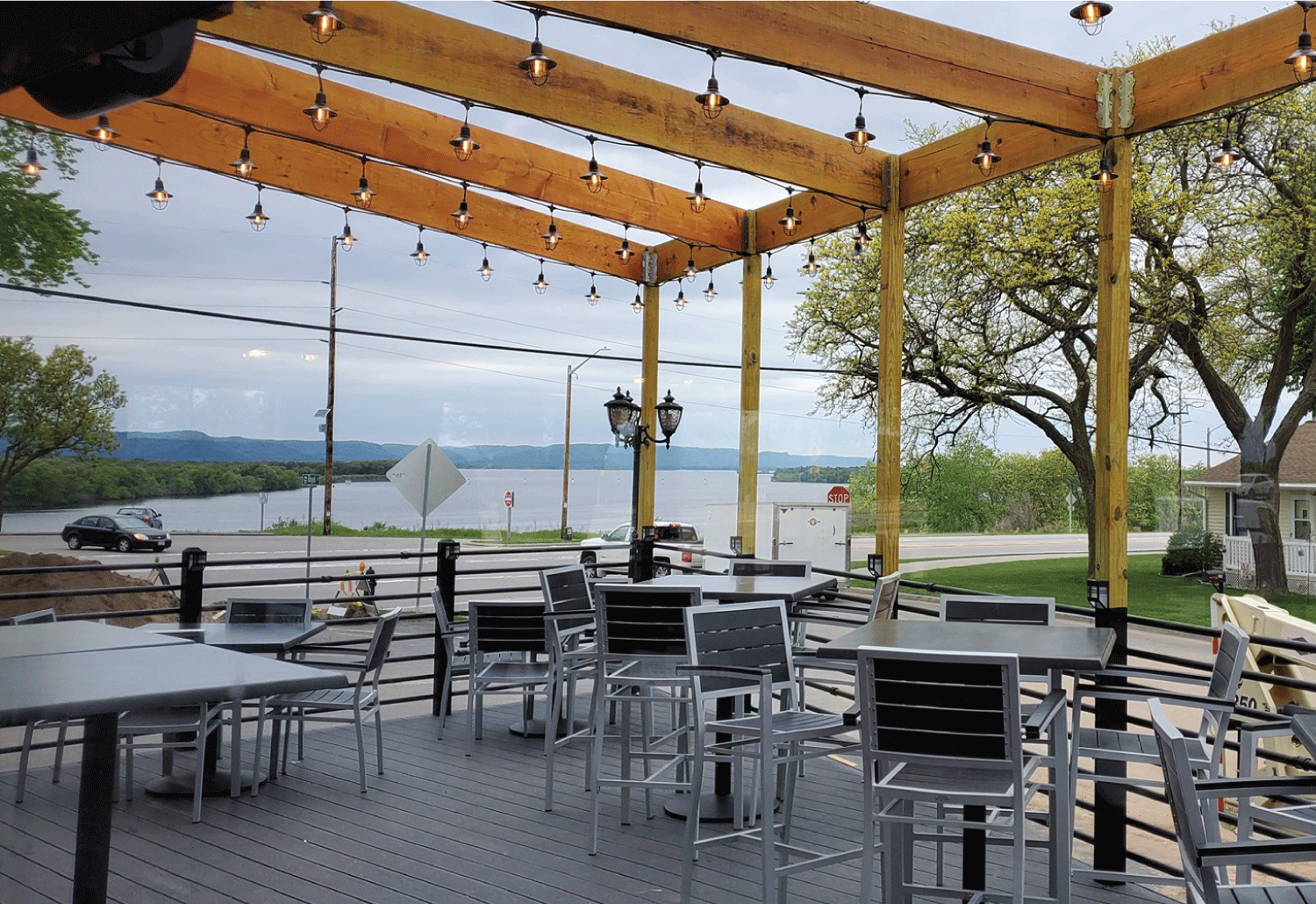 Summer Outdoor Dining 18 Blue moon 1