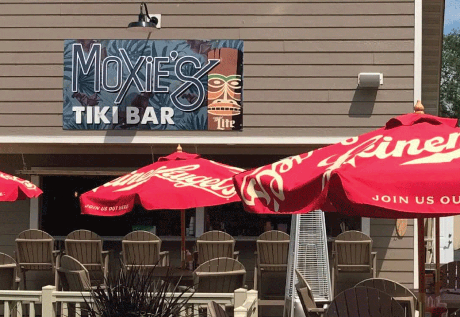 Moxie's | Tiki Bar