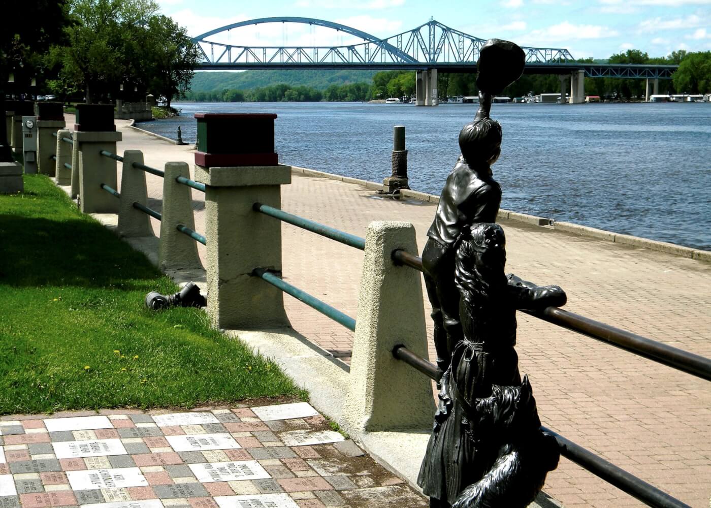 riverside-park-sculpture