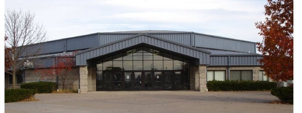 The entrance to Onalaska omni center