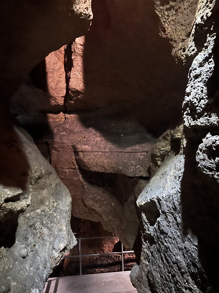 Niagara Cave