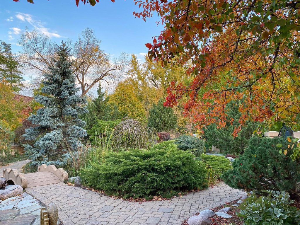 International Friendship Gardens fall colors in Riverside Park