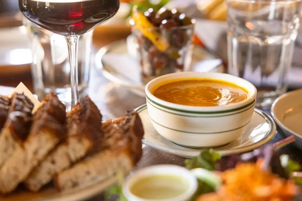 image-of-soup-and-bread