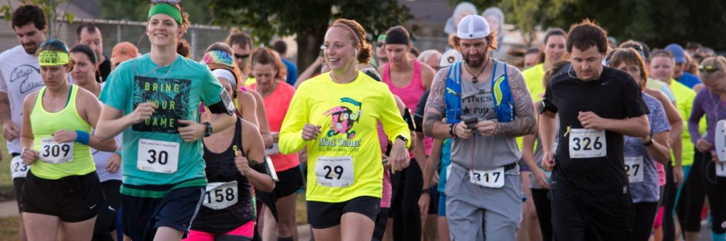 a group of people running