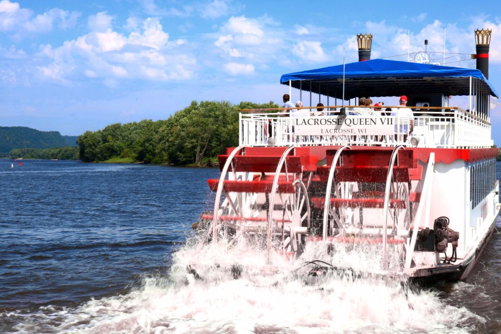 La Crosse Queen Paddlewheel