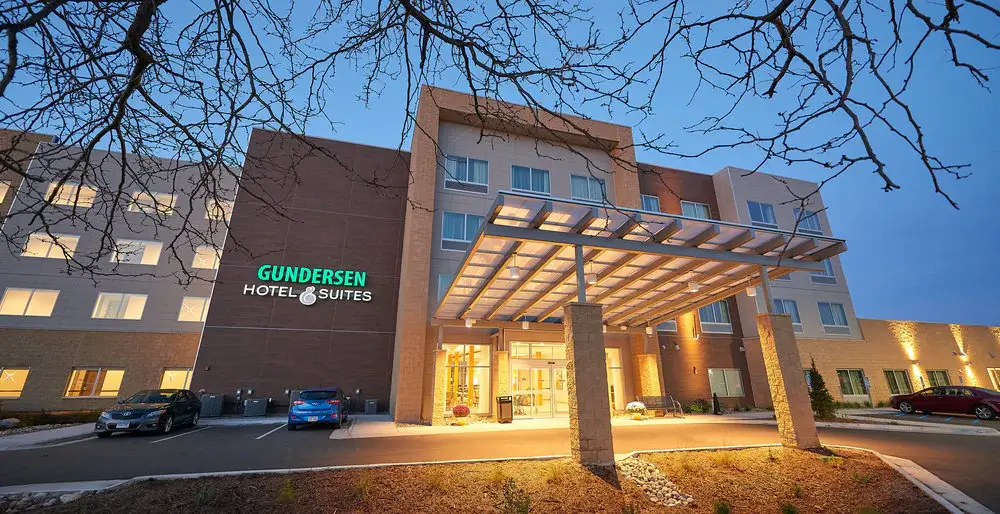 gundersen hotel suites hotel front entrance evening la crosse wisconsin