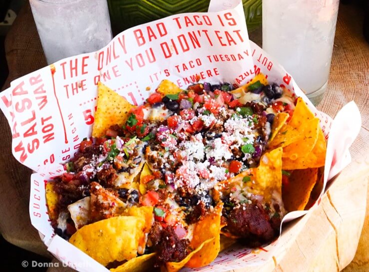 nacho platter from taqueira pato azul