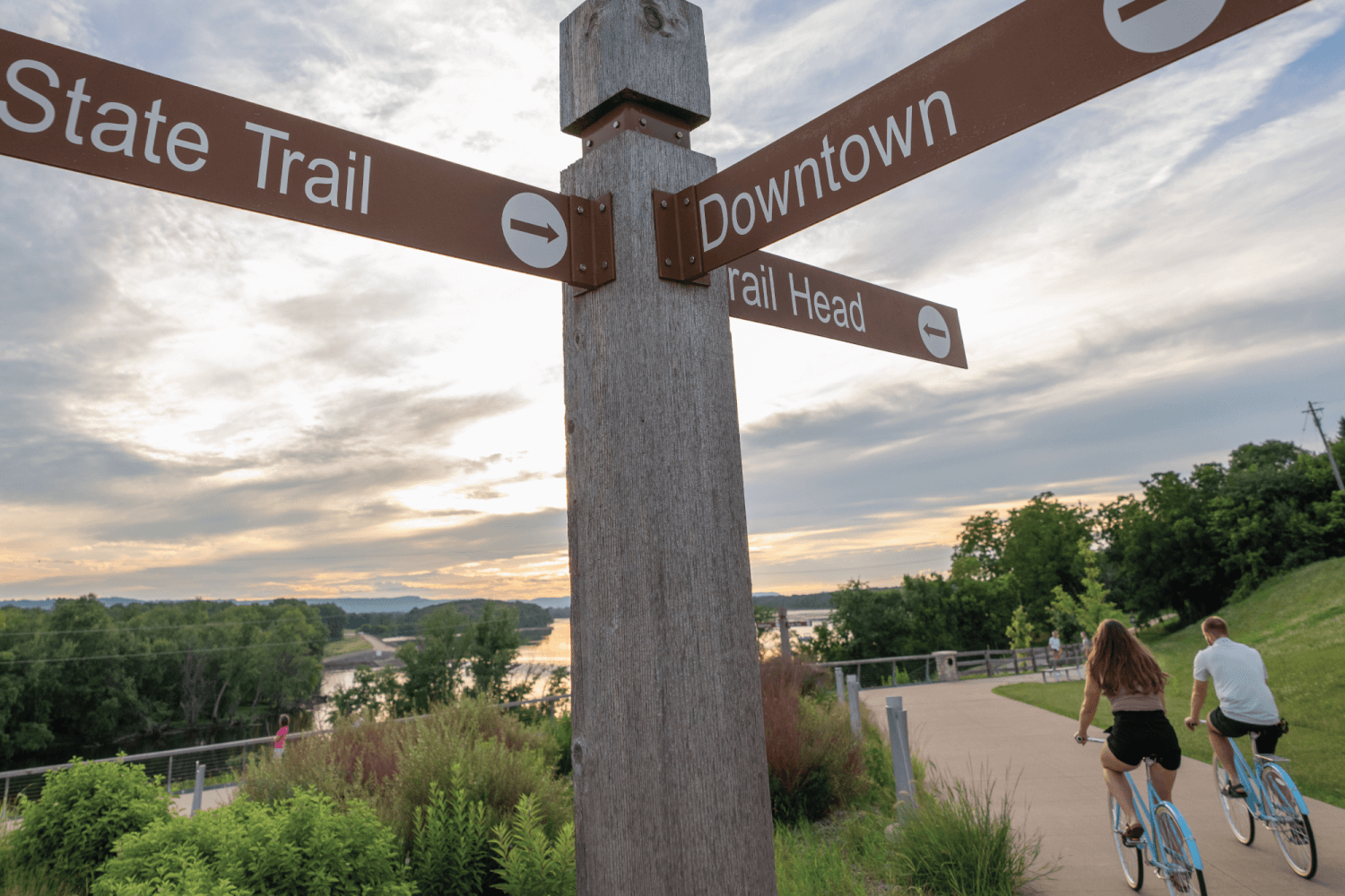Biking in the La Crosse Region 5 Biking Great RIver Landing Reduced