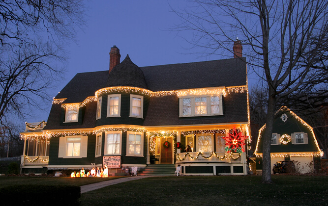 A Merry Victorian Christmas 4 exterior lights