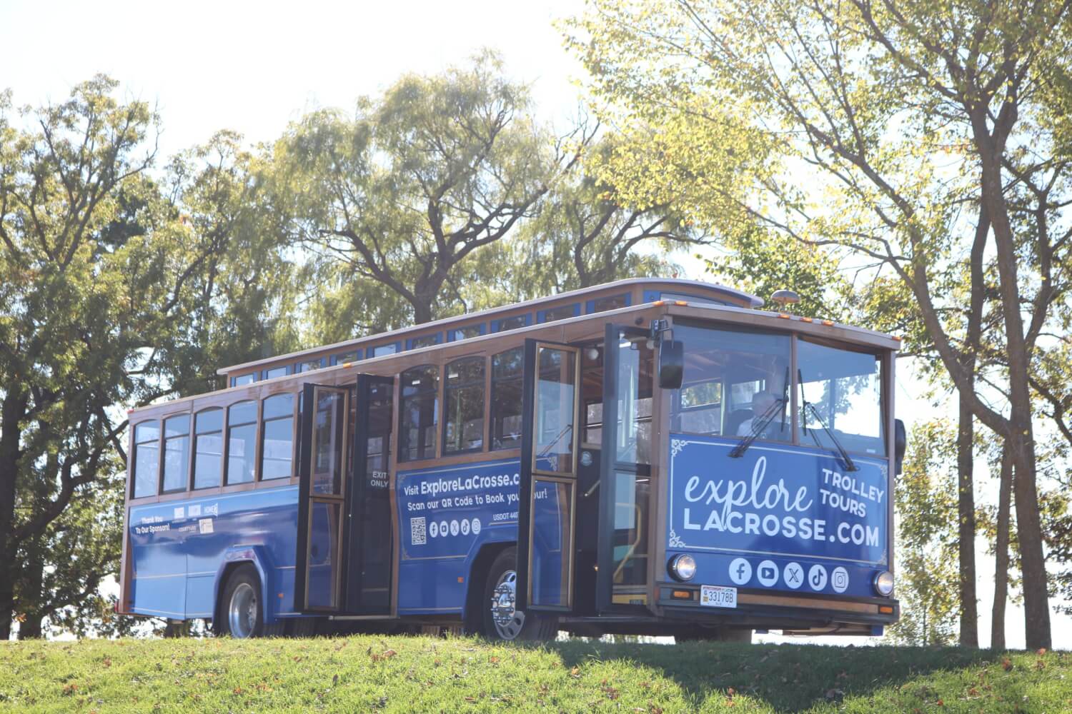 Valentine's Sweepstakes 2025 6 Blue Explore La Crosse Trolley parked at Apple Blossom Scenic Overlook