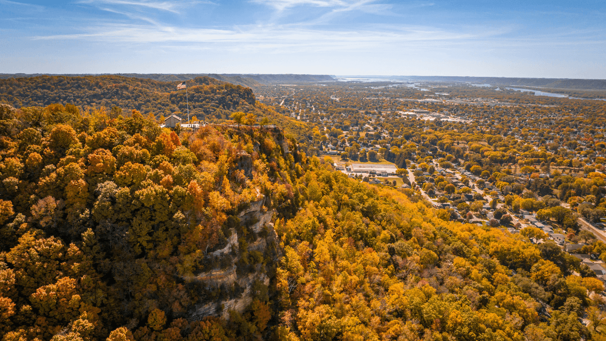 grandads bluff birds-eye-view of peak fall foliage